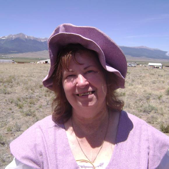 Meet your Posher, Carolyn - Picture 1 of 1